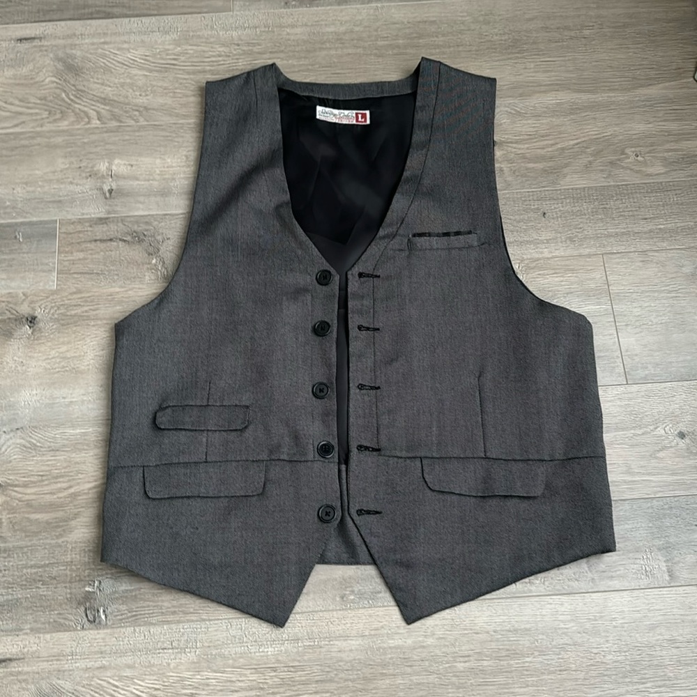 SizeLG men’s vest